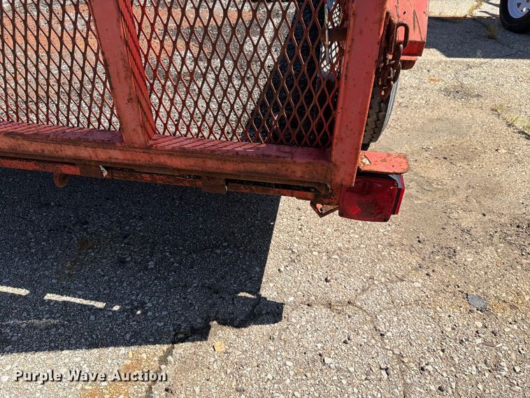 image for item NF9552 1982 Supreme utility trailer