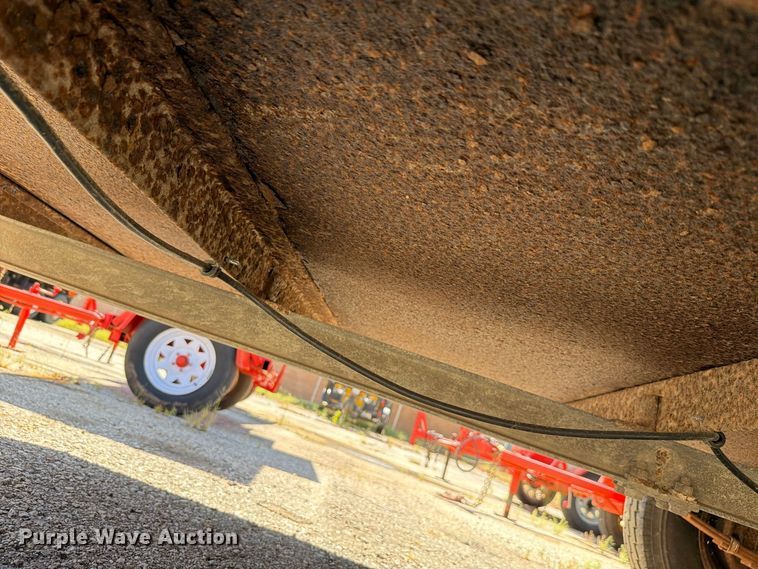 image for item NF9552 1982 Supreme utility trailer
