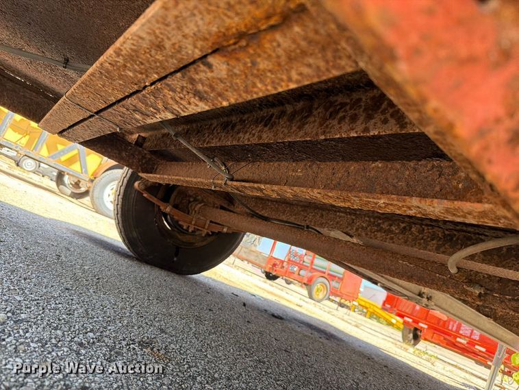 image for item NF9552 1982 Supreme utility trailer
