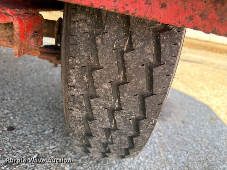 image for item NF9552 1982 Supreme utility trailer