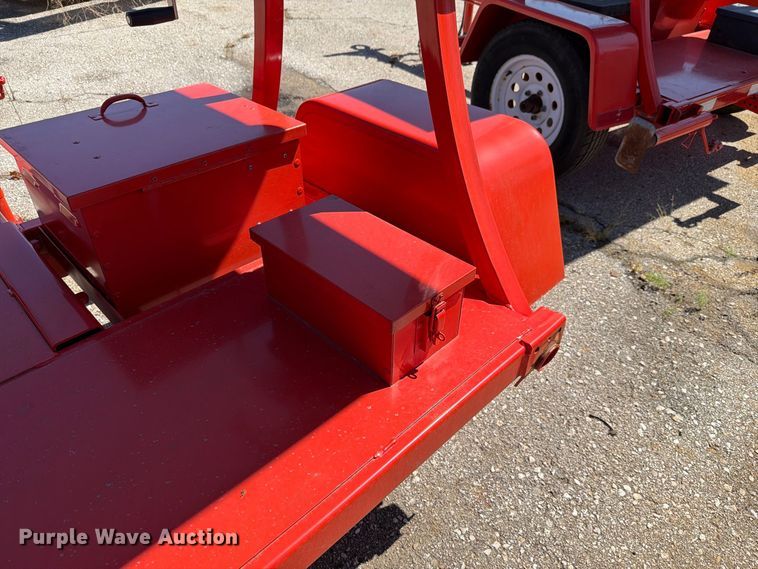 image for item NF9553 2010 National Signal arrow board trailer