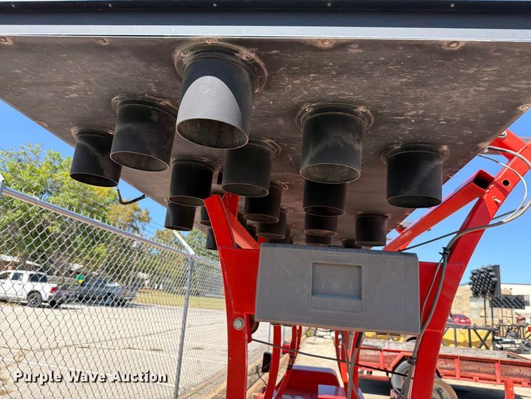 image for item NF9555 2010 National Signal arrow board trailer