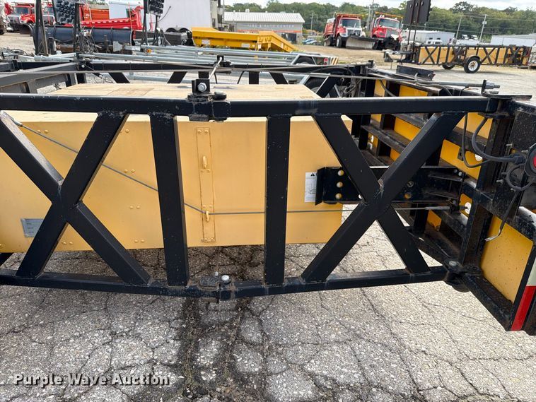 image for item NF9562 2007 Crash Absorption crash attenuator