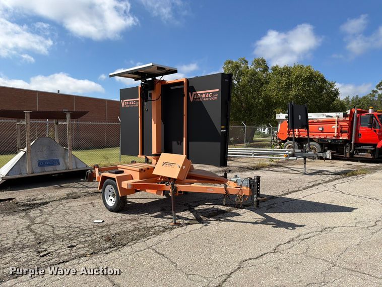 image for item NF9566 2009 Vermac message board trailer
