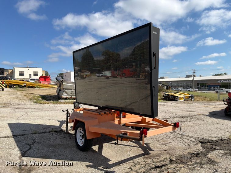 image for item NF9566 2009 Vermac message board trailer
