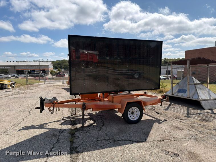 image for item NF9566 2009 Vermac message board trailer
