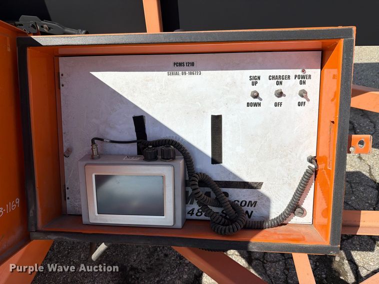 image for item NF9566 2009 Vermac message board trailer