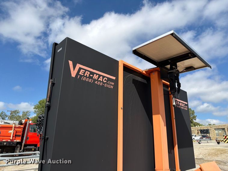 image for item NF9566 2009 Vermac message board trailer