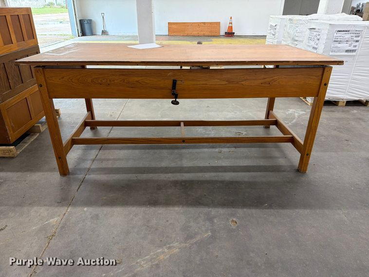 image for item NF9593 Table