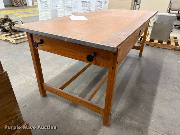 image for item NF9593 Table