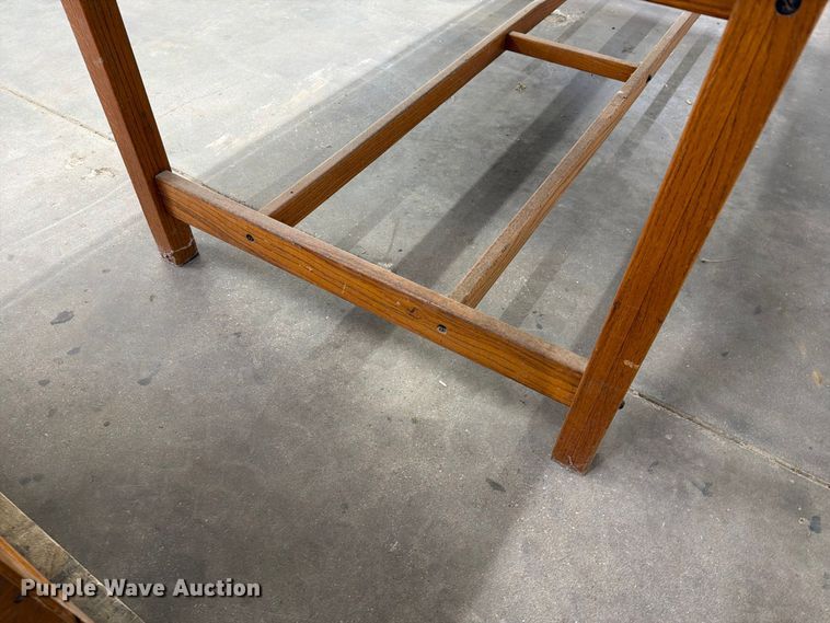 image for item NF9593 Table