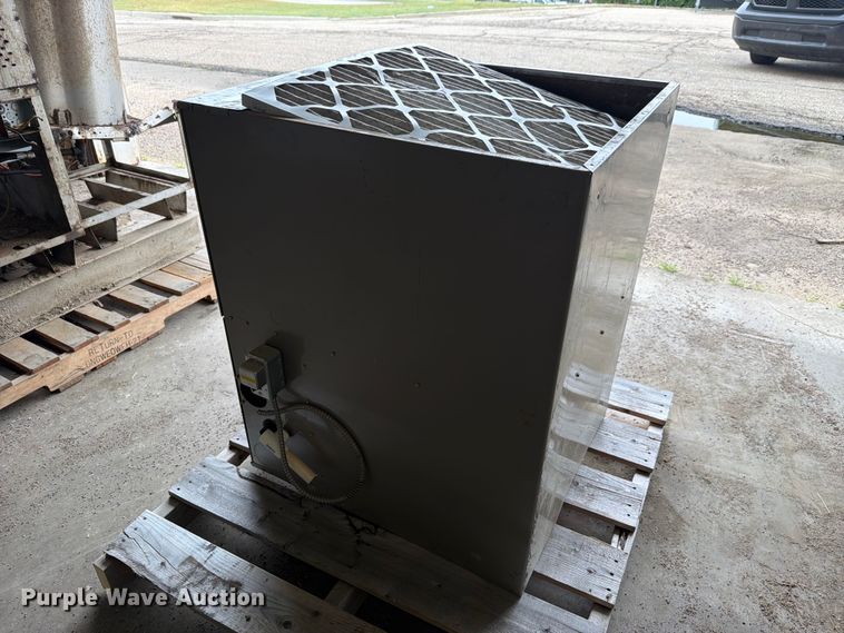 image for item NF9596 Carrier 59SCA120S241120 furnace