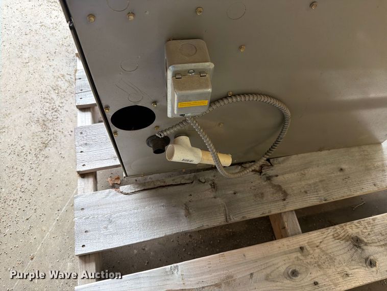 image for item NF9596 Carrier 59SCA120S241120 furnace
