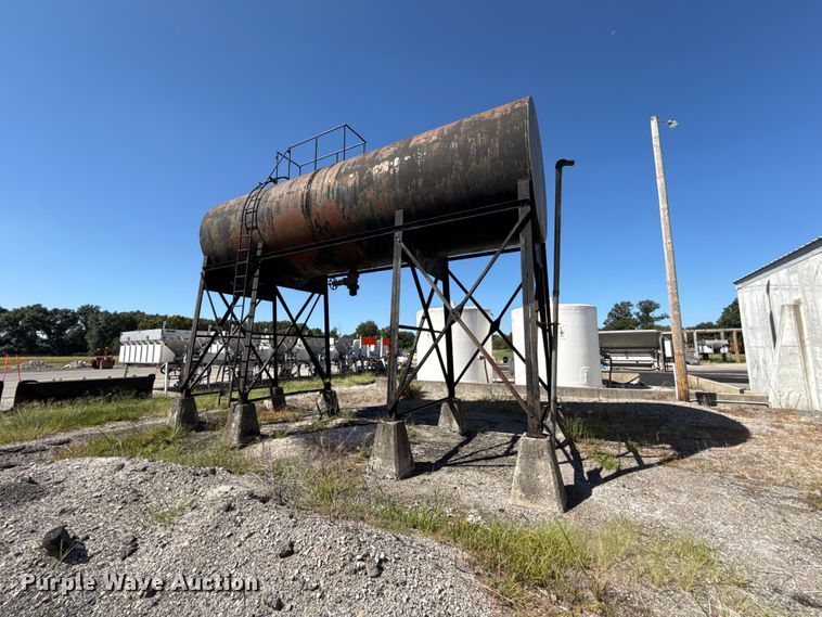 image for item OJ9539 Asphalt oil tank