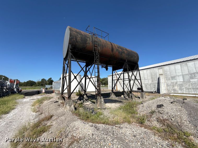 image for item OJ9539 Asphalt oil tank