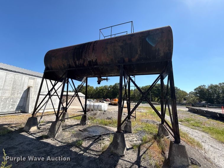 image for item OJ9539 Asphalt oil tank
