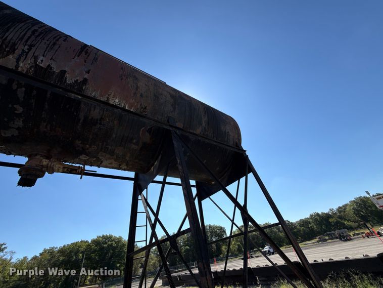 image for item OJ9539 Asphalt oil tank
