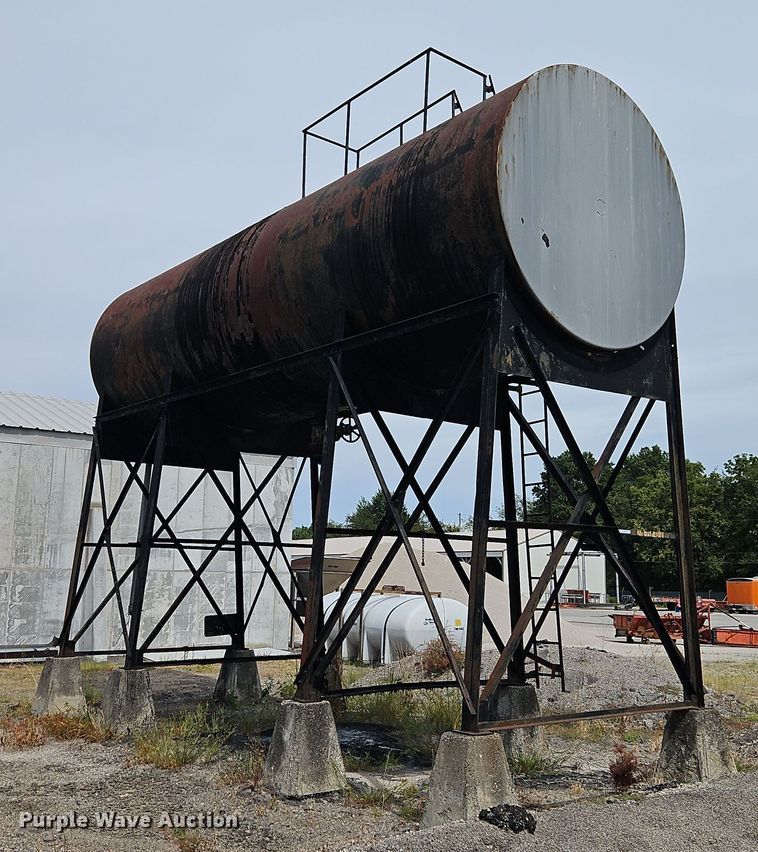 image for item OJ9539 Asphalt oil tank