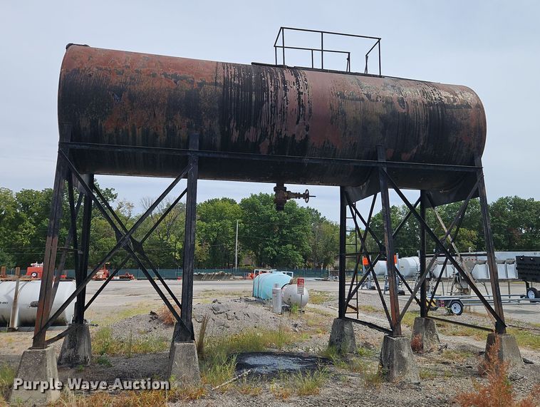 image for item OJ9539 Asphalt oil tank