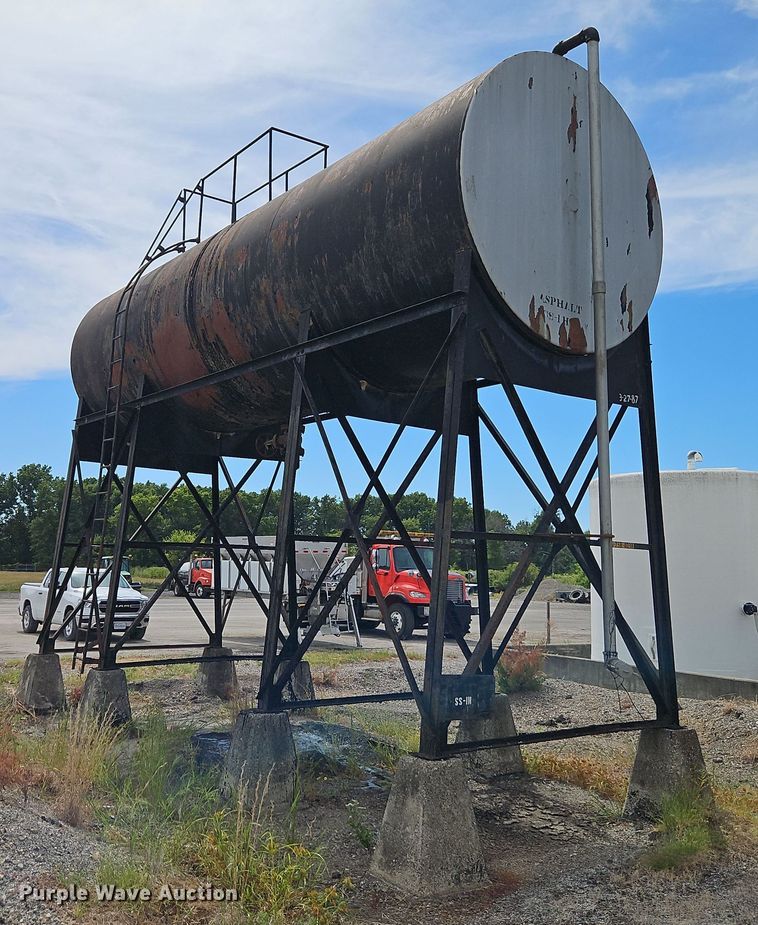 image for item OJ9539 Asphalt oil tank
