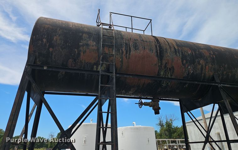image for item OJ9539 Asphalt oil tank