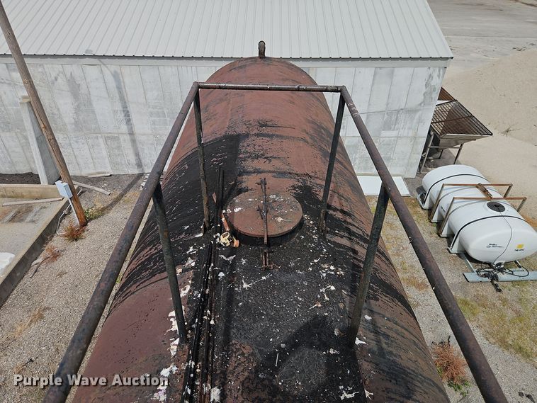 image for item OJ9539 Asphalt oil tank