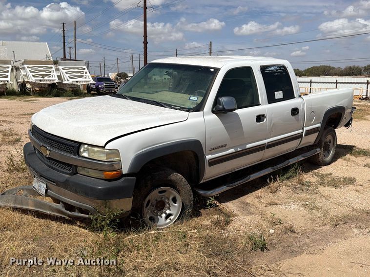 2002 Chevrolet Silverado 2500 Crew Cab pickup truck