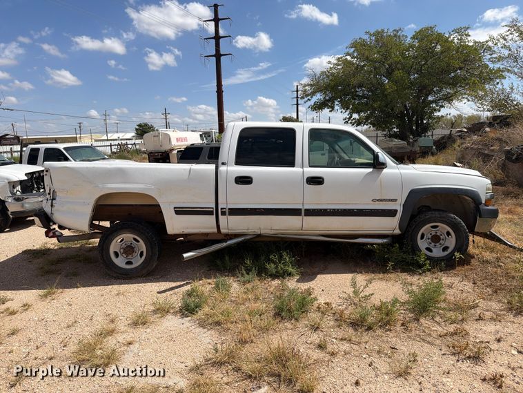 image for item DE1381 2002 Chevrolet Silverado 2500 Crew Cab pickup truck