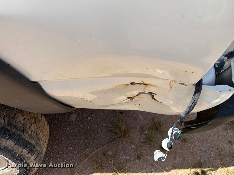 image for item DE1381 2002 Chevrolet Silverado 2500 Crew Cab pickup truck