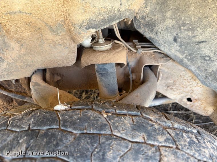 image for item DE1381 2002 Chevrolet Silverado 2500 Crew Cab pickup truck