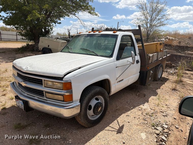 1997 Chevrolet C3500 flatbed pickup truck