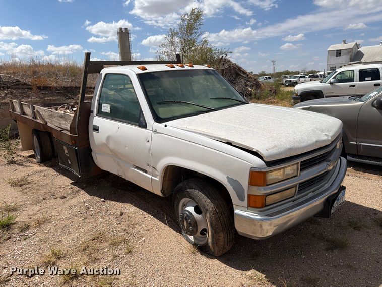 image for item DE1383 1997 Chevrolet C3500 flatbed pickup truck