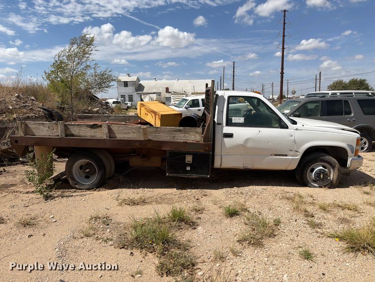 image for item DE1383 1997 Chevrolet C3500 flatbed pickup truck
