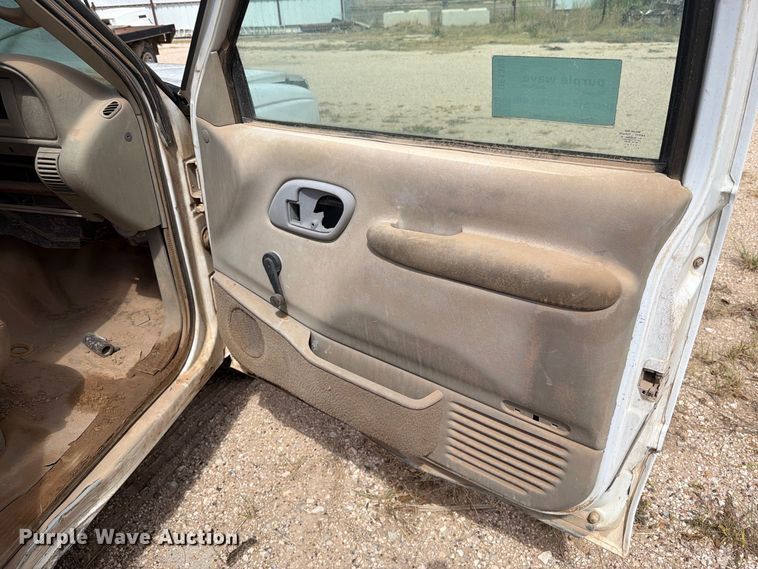 image for item DE1383 1997 Chevrolet C3500 flatbed pickup truck