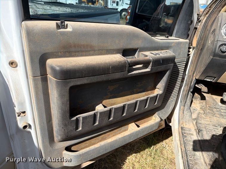 image for item DK6599 2013 Ford F250 Super Duty Crew Cab pickup truck