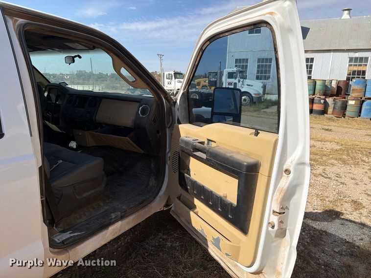 image for item DK6599 2013 Ford F250 Super Duty Crew Cab pickup truck
