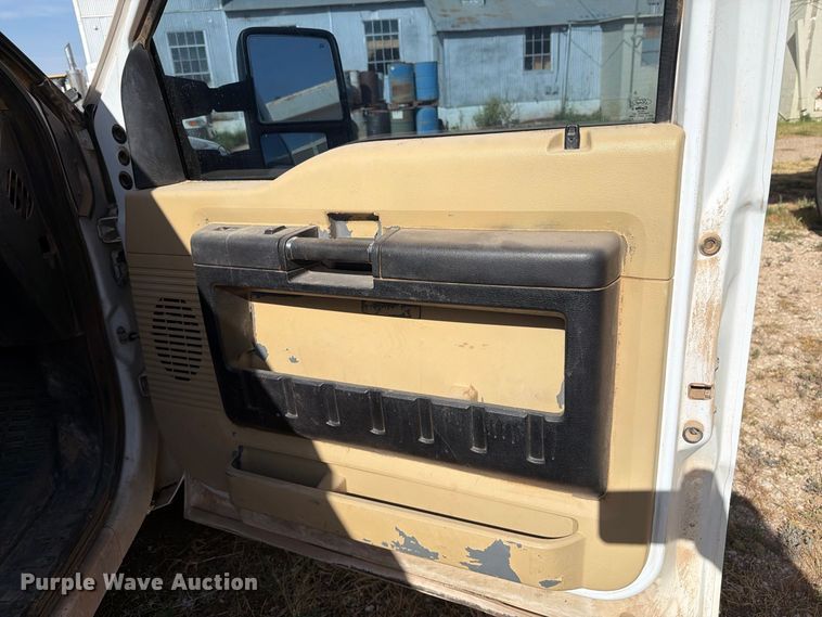 image for item DK6599 2013 Ford F250 Super Duty Crew Cab pickup truck