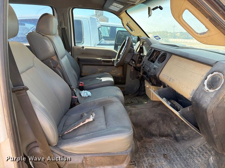 image for item DK6599 2013 Ford F250 Super Duty Crew Cab pickup truck