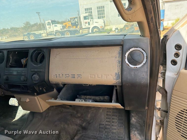 image for item DK6599 2013 Ford F250 Super Duty Crew Cab pickup truck