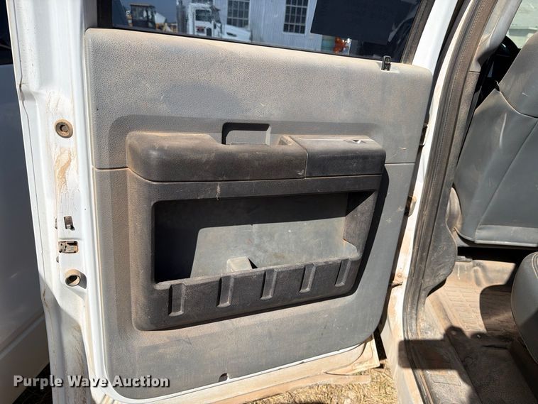 image for item DK6599 2013 Ford F250 Super Duty Crew Cab pickup truck