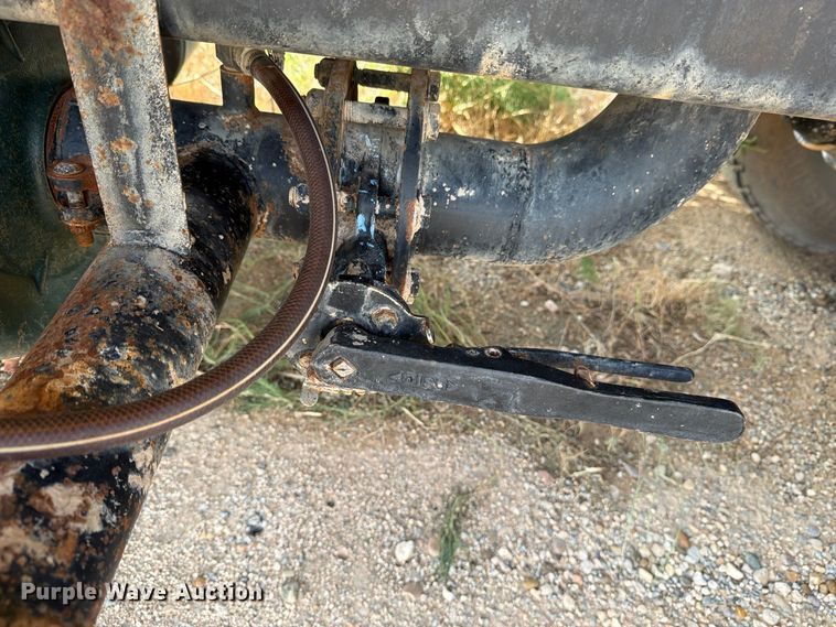 image for item DK6605 2016 Caterpillar CT660 water truck