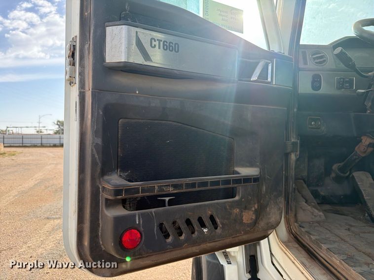 image for item DK6605 2016 Caterpillar CT660 water truck