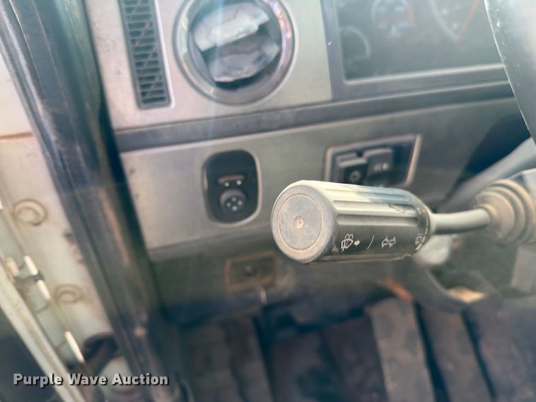 image for item DK6605 2016 Caterpillar CT660 water truck