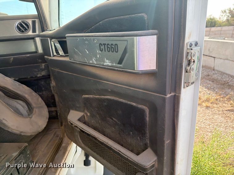 image for item DK6605 2016 Caterpillar CT660 water truck