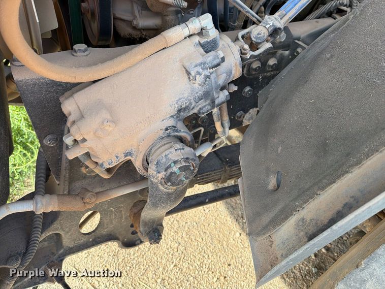 image for item DK6605 2016 Caterpillar CT660 water truck