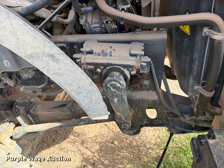 image for item DK6605 2016 Caterpillar CT660 water truck