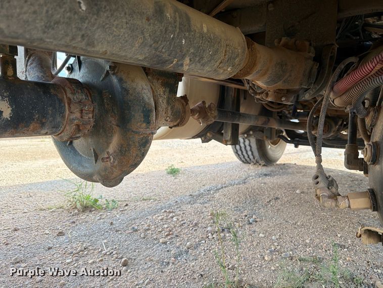 image for item DK6605 2016 Caterpillar CT660 water truck