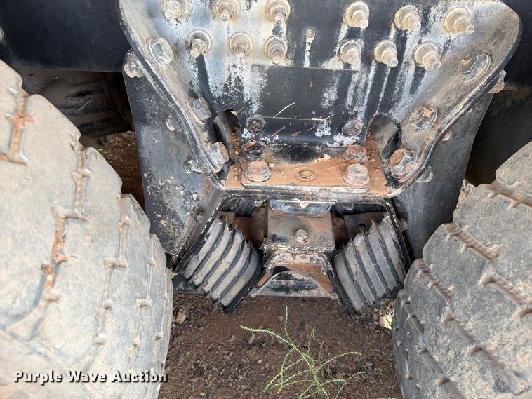 image for item DK6605 2016 Caterpillar CT660 water truck