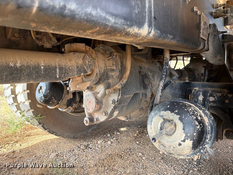 image for item DK6605 2016 Caterpillar CT660 water truck
