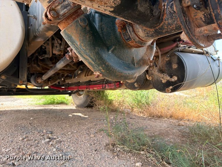 image for item DK6605 2016 Caterpillar CT660 water truck